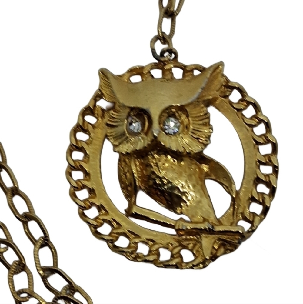Vintage 70s Gold Tone Owl Pendant Long Chain Necklace Rhinestone Eyes